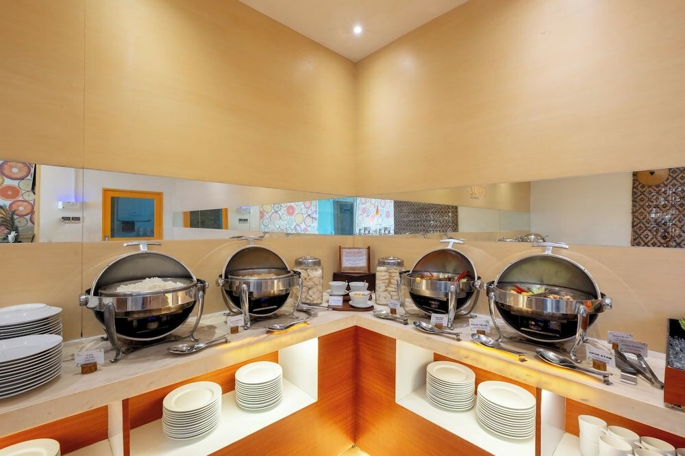 Фото Zest Jemursari by Swiss-Belhotel International