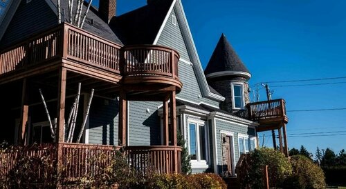 Гостиница Château Queen by Bower Hotels & Suites в Монктоне