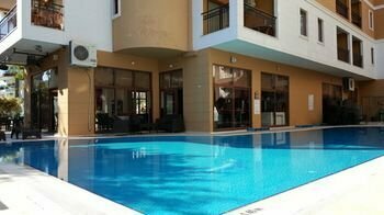 Kleopatra Togan Suit Hotel