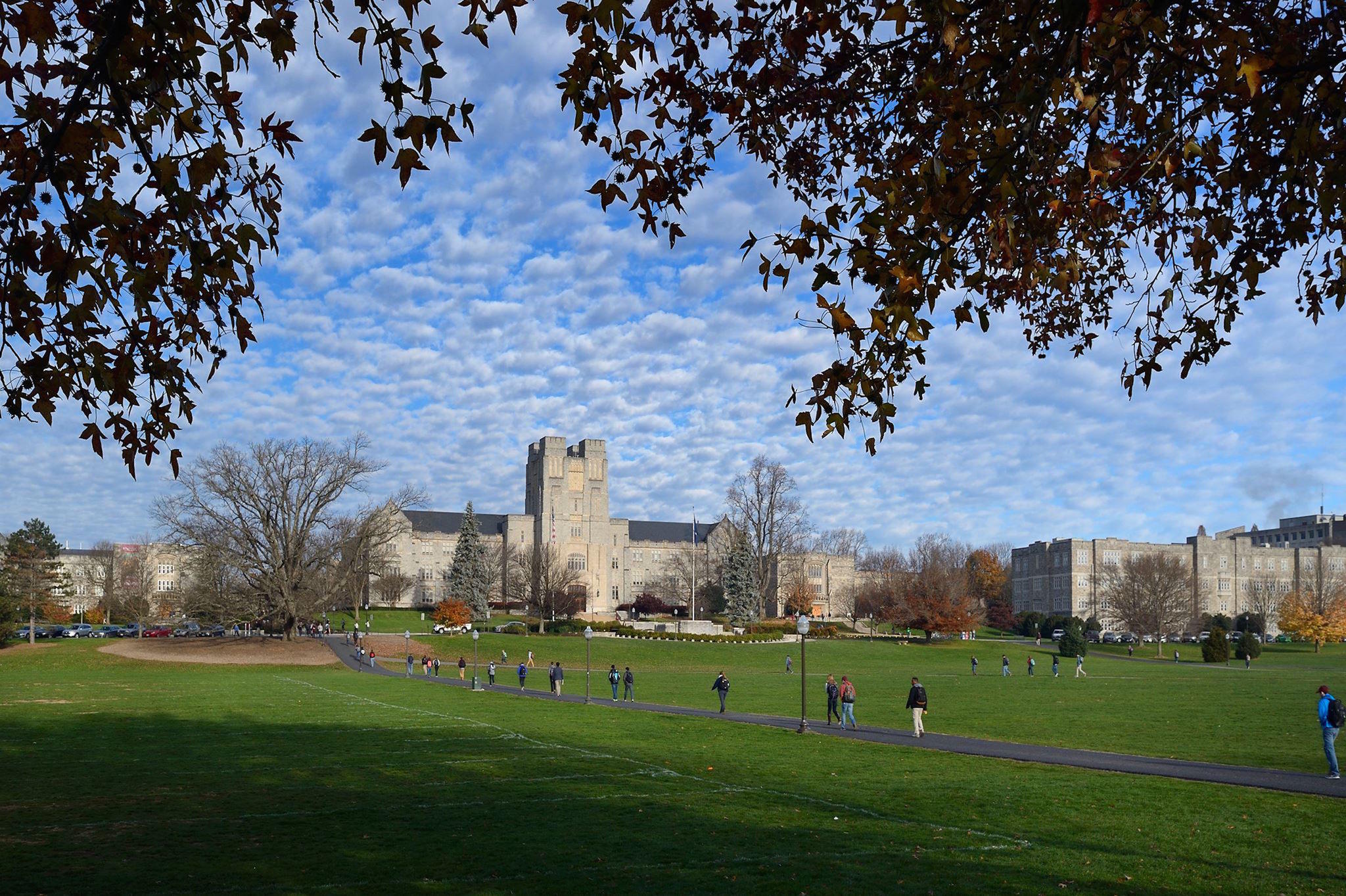 Фото Holiday Inn Express & Suites Blacksburg - University Area, an Ihg Hotel