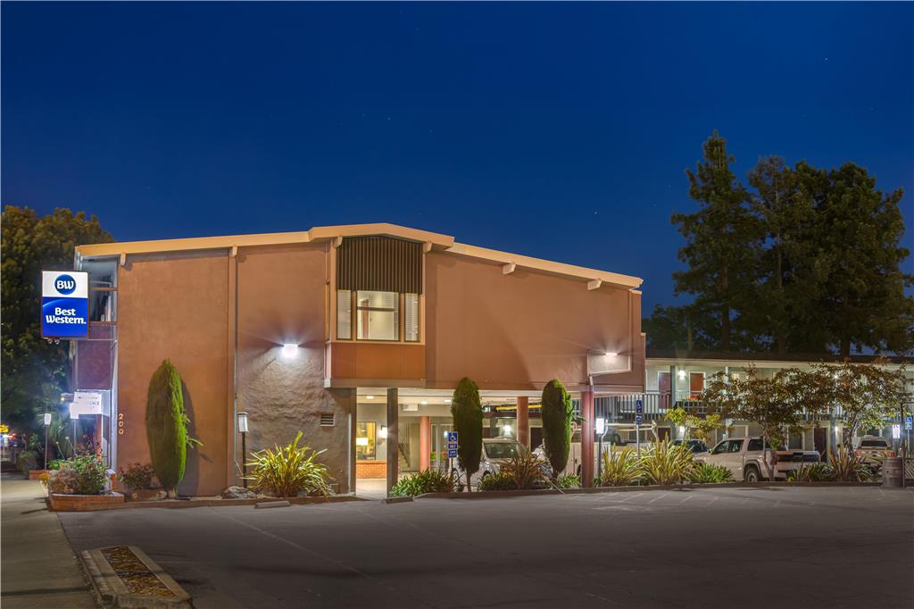 Фото Best Western Petaluma Inn