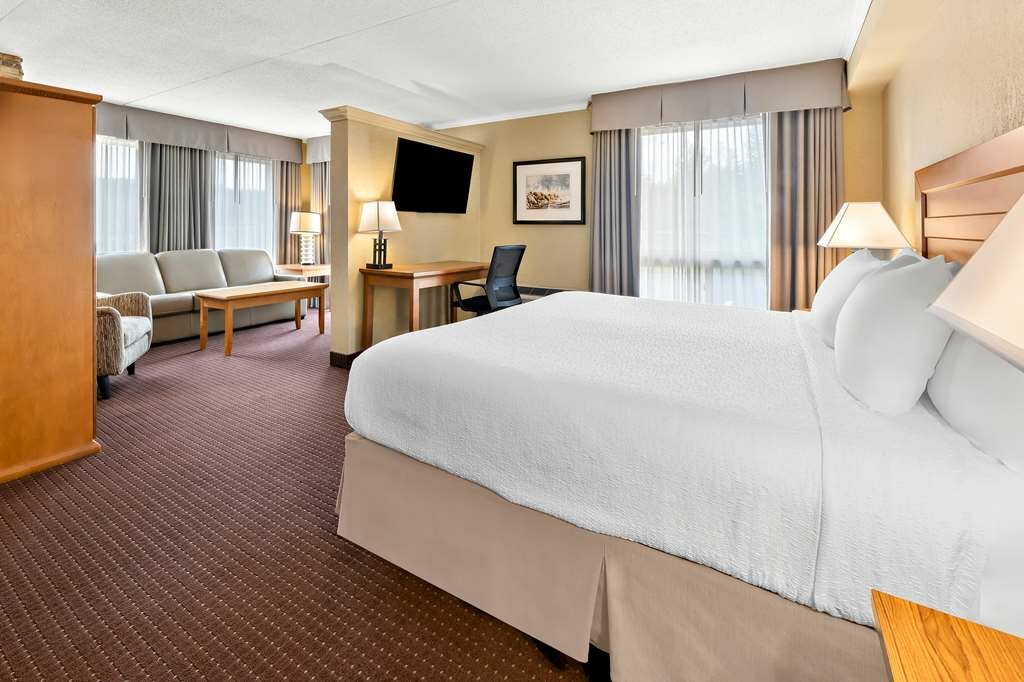 Фото Best Western Plus Nor'wester Hotel & Conference Centre