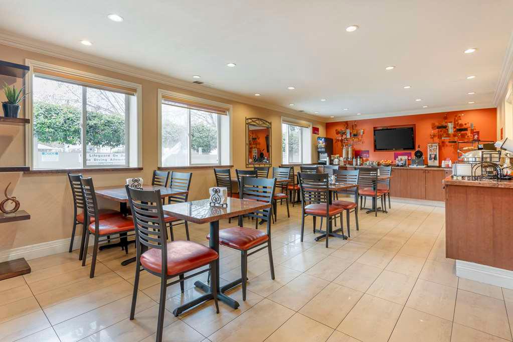 Фото Best Western Plus Airport Plaza