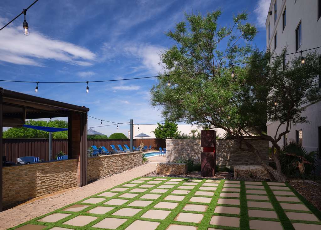 Фото Hilton Garden Inn Las Colinas