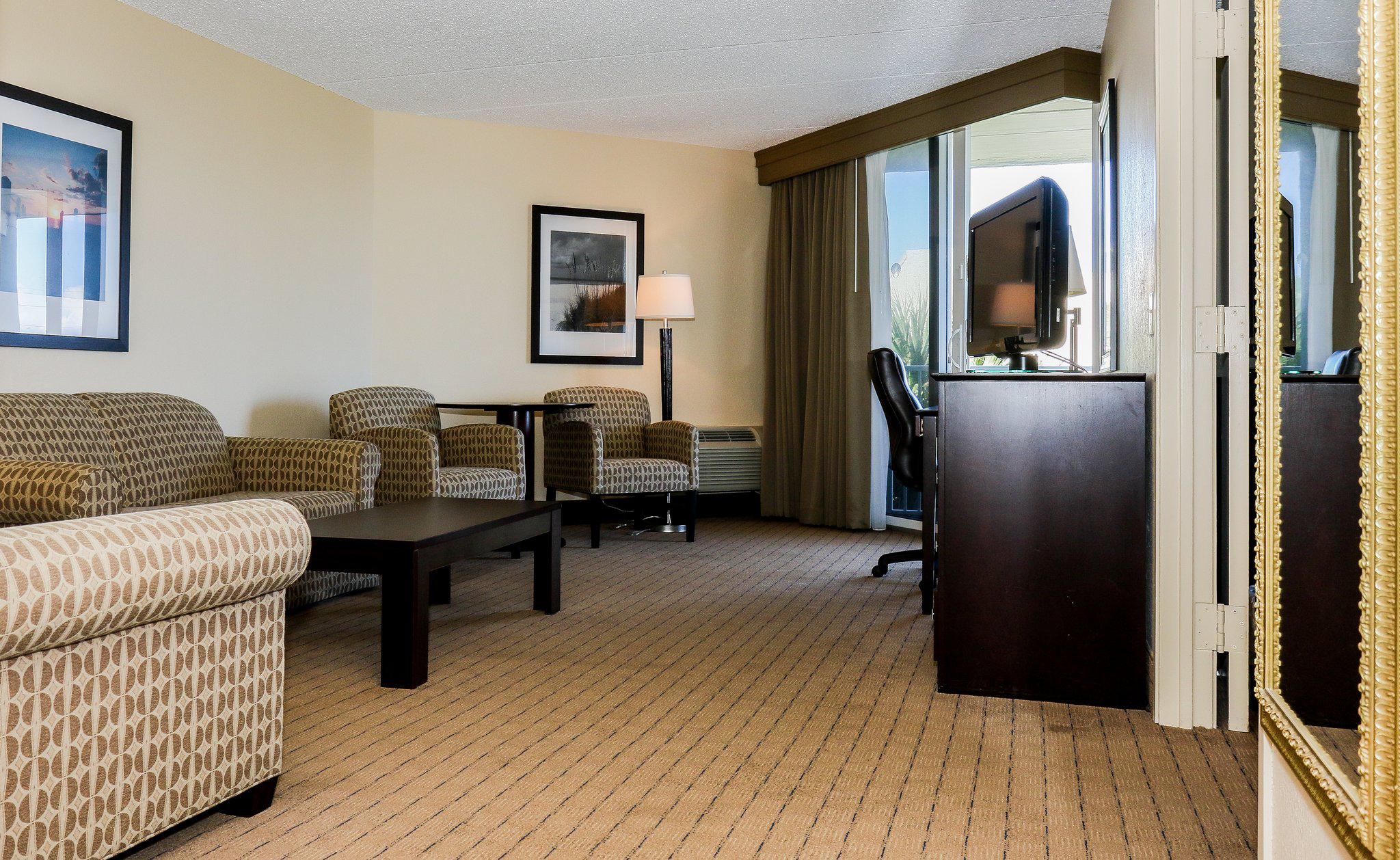 Фото Holiday Inn Express North Palm Beach-Oceanview, an Ihg Hotel