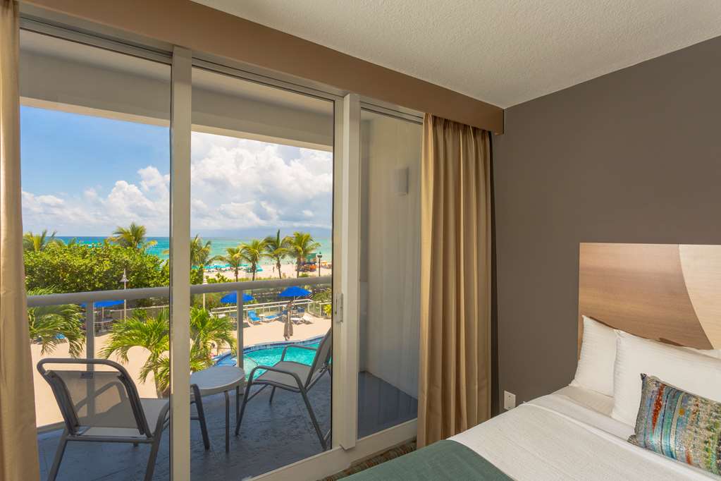 Фото Best Western Plus Atlantic Beach Resort