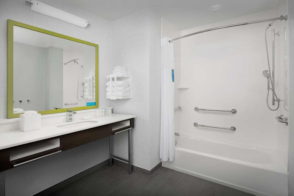 Фото Hampton Inn & Suites Charlotte Airport Lake Pointe