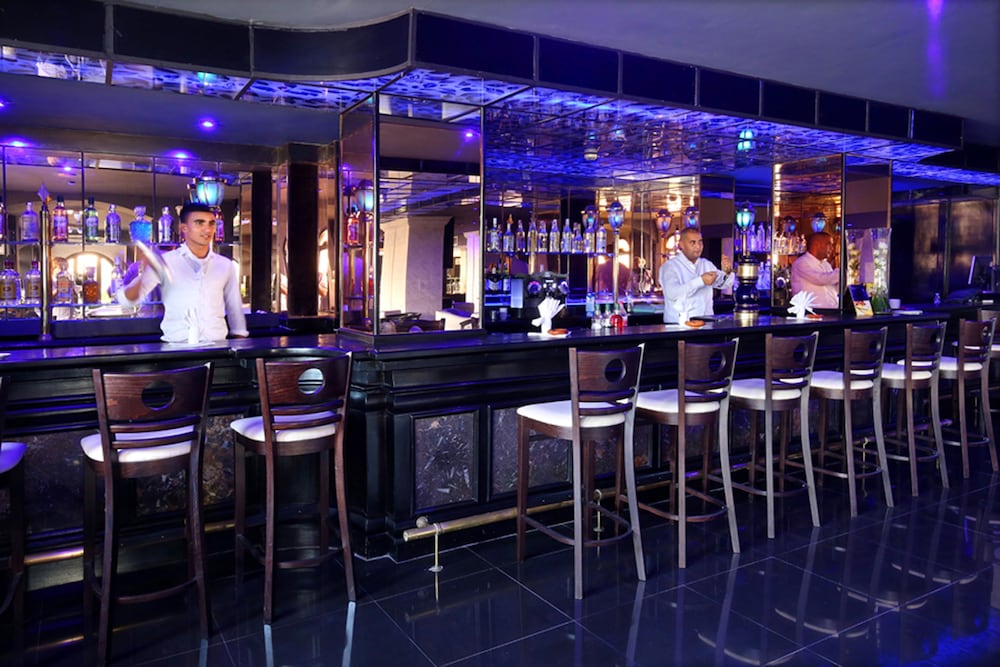 Фото Anezi Tower Hotel