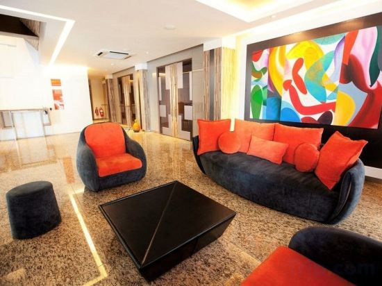 Фото The Brunei Hotel