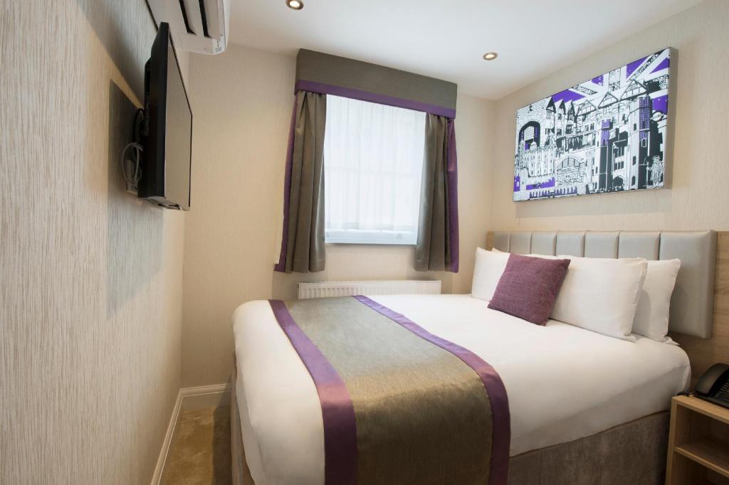 Фото Oyo Townhouse 30 Sussex Hotel