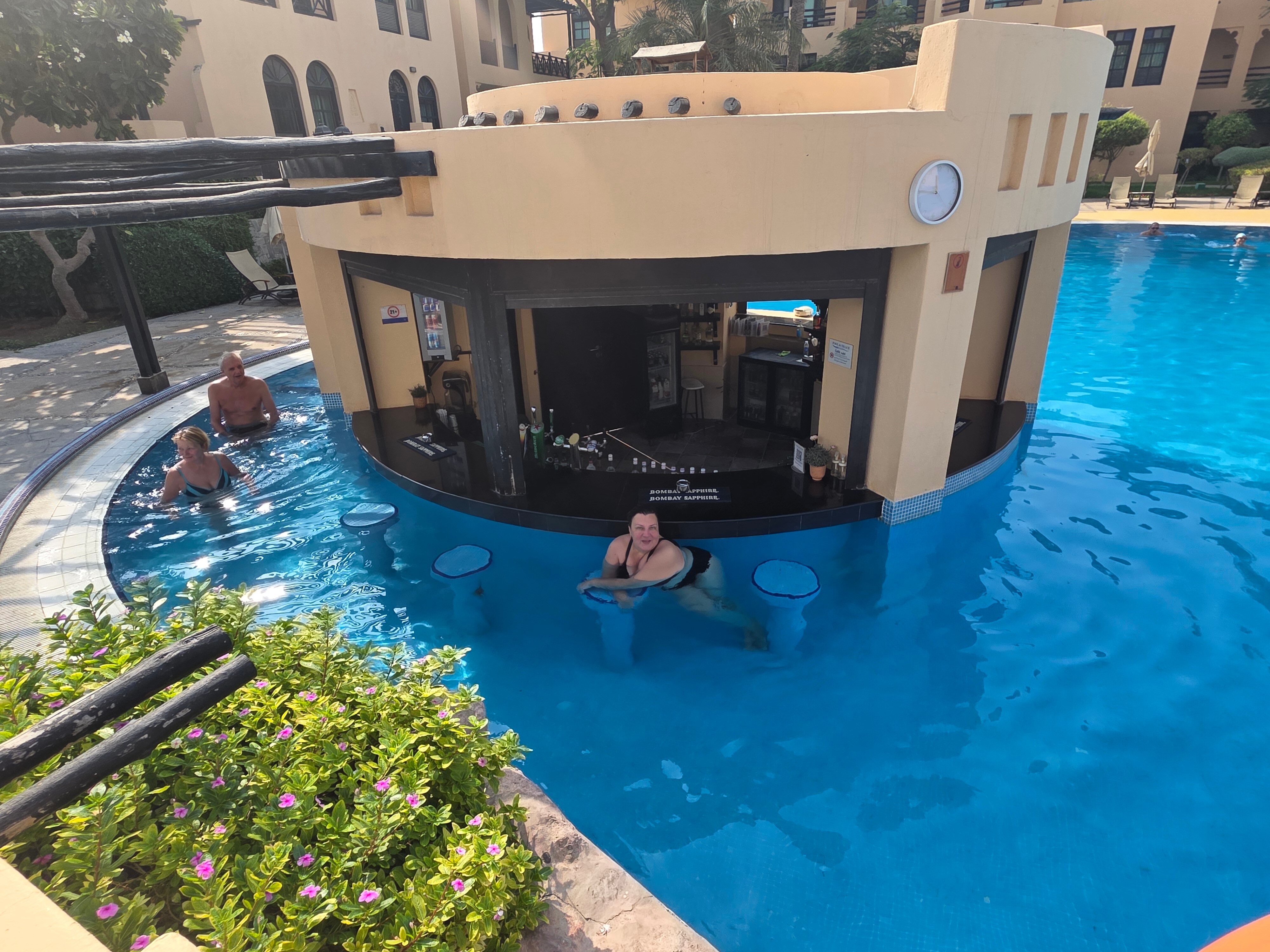 Фото Novotel Bahrain Al Dana Resort