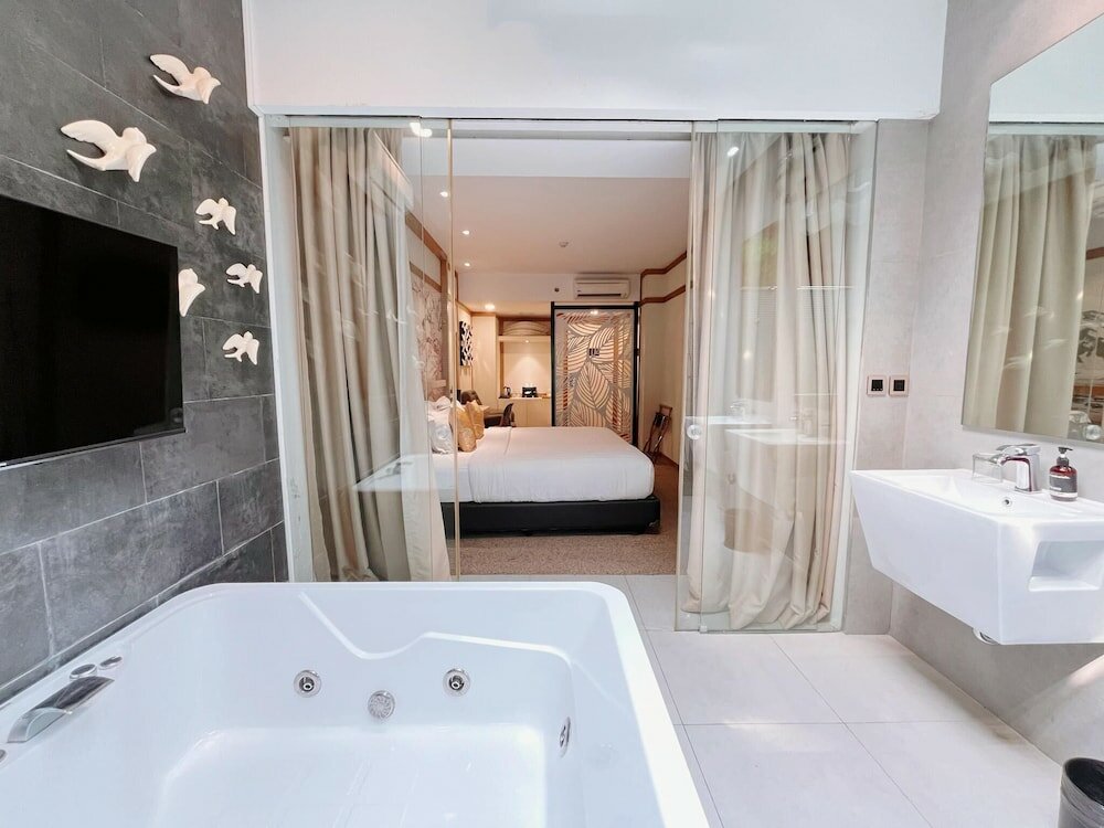 Фото Verse Luxe Hotel Wahid Hasyim