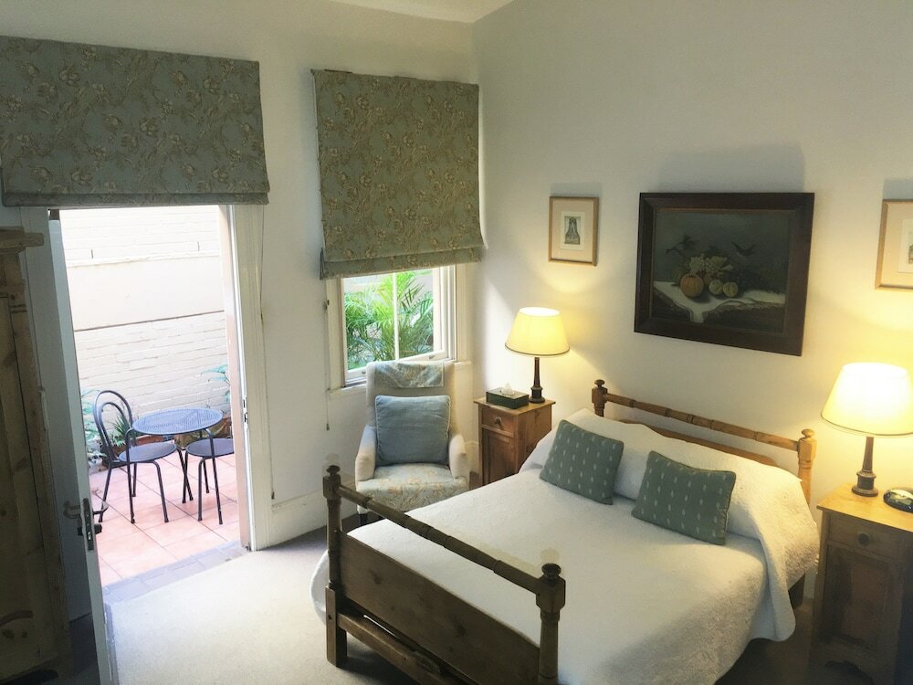 Фото The Russell Boutique Hotel