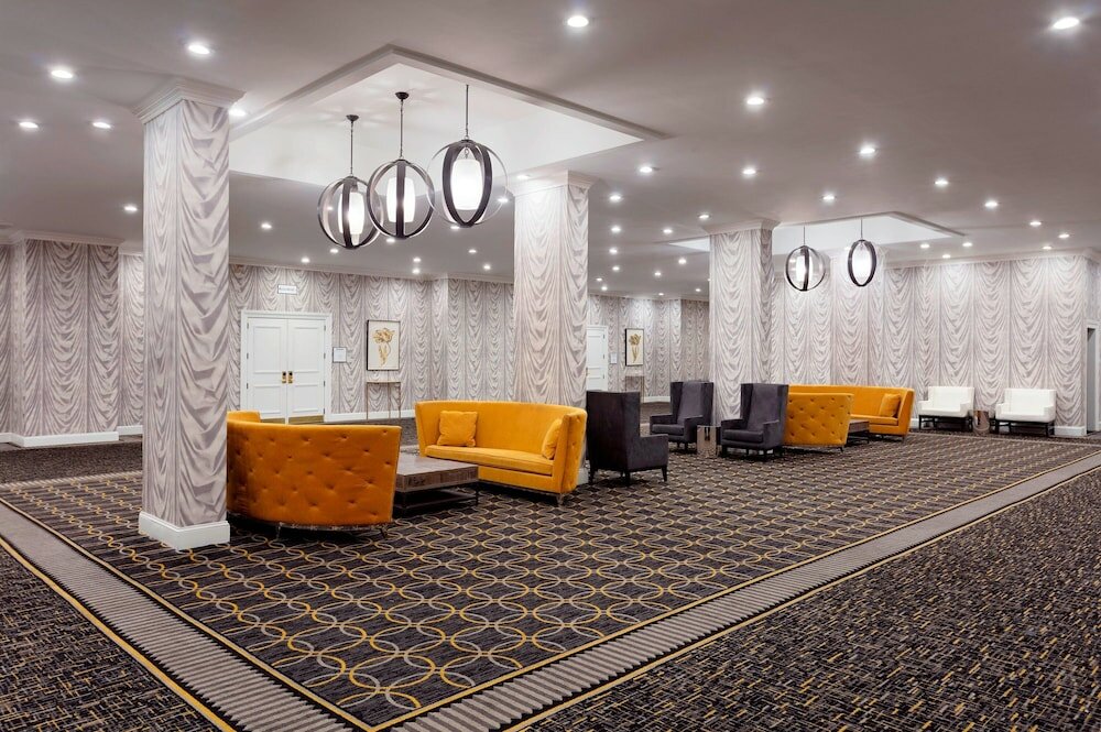 Фото Sheraton Charlotte Hotel