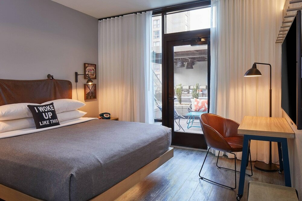 Фото Moxy Atlanta Midtown