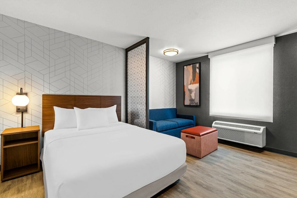 Фото Everhome Suites Temecula