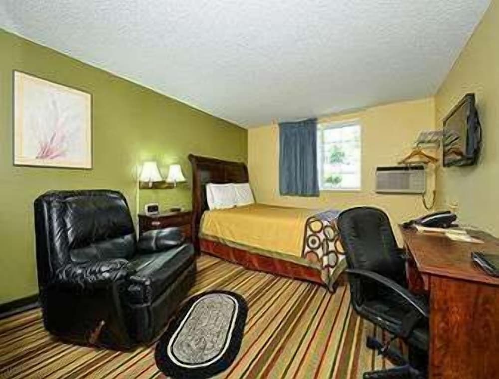 Фото Super 8 by Wyndham Minot Airport