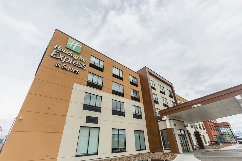 Фото Holiday Inn Express & Suites Edmonton N - St. Albert, an Ihg Hotel