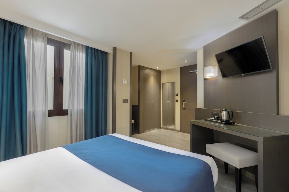 Фото Hotel Reina Cristina