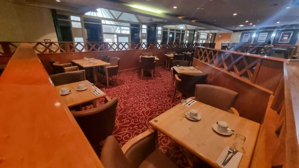 Фото Mercure Wigan Oak Hotel