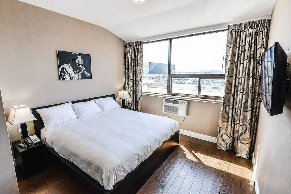 Фото Nu Hotel Toronto