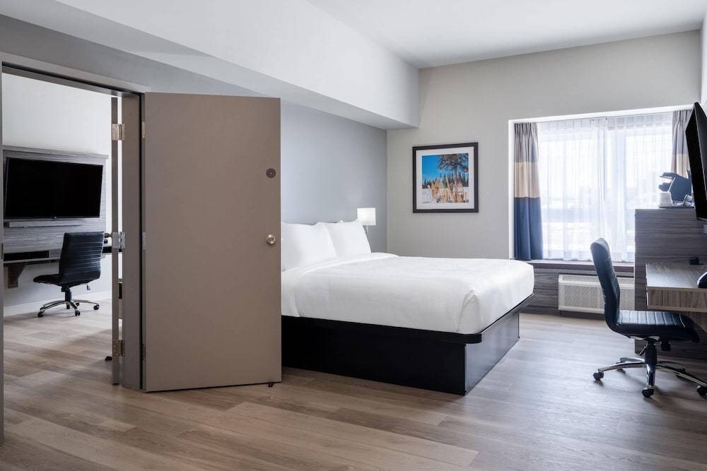 Фото Microtel Inn & Suites by Wyndham Kanata Ottawa West