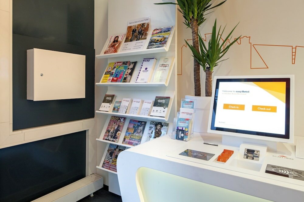 Фото EasyHotel Amsterdam Arena Boulevard