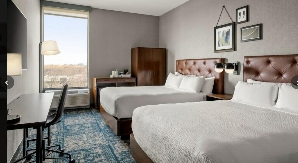 Фото Four Points by Sheraton Chicago Westchester/Oak Brook