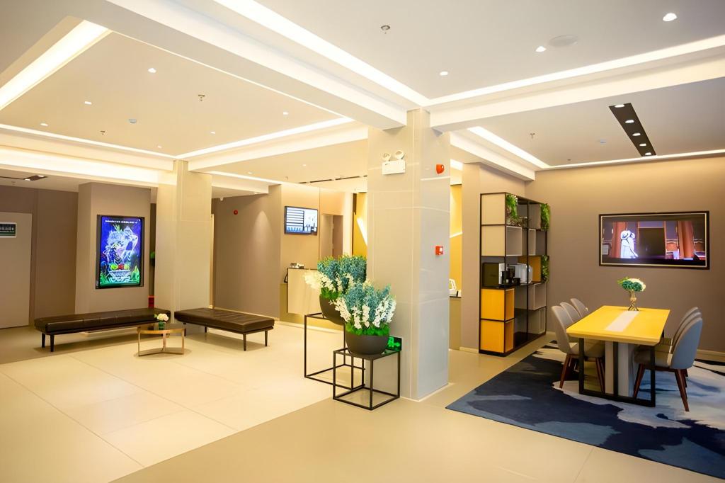Фото Homeinn Selected Hotel Heihe Central Avenue Pedestrian Street