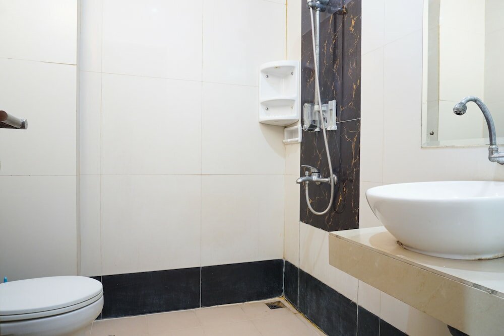 Фото Residences by RedDoorz near Kemang Square