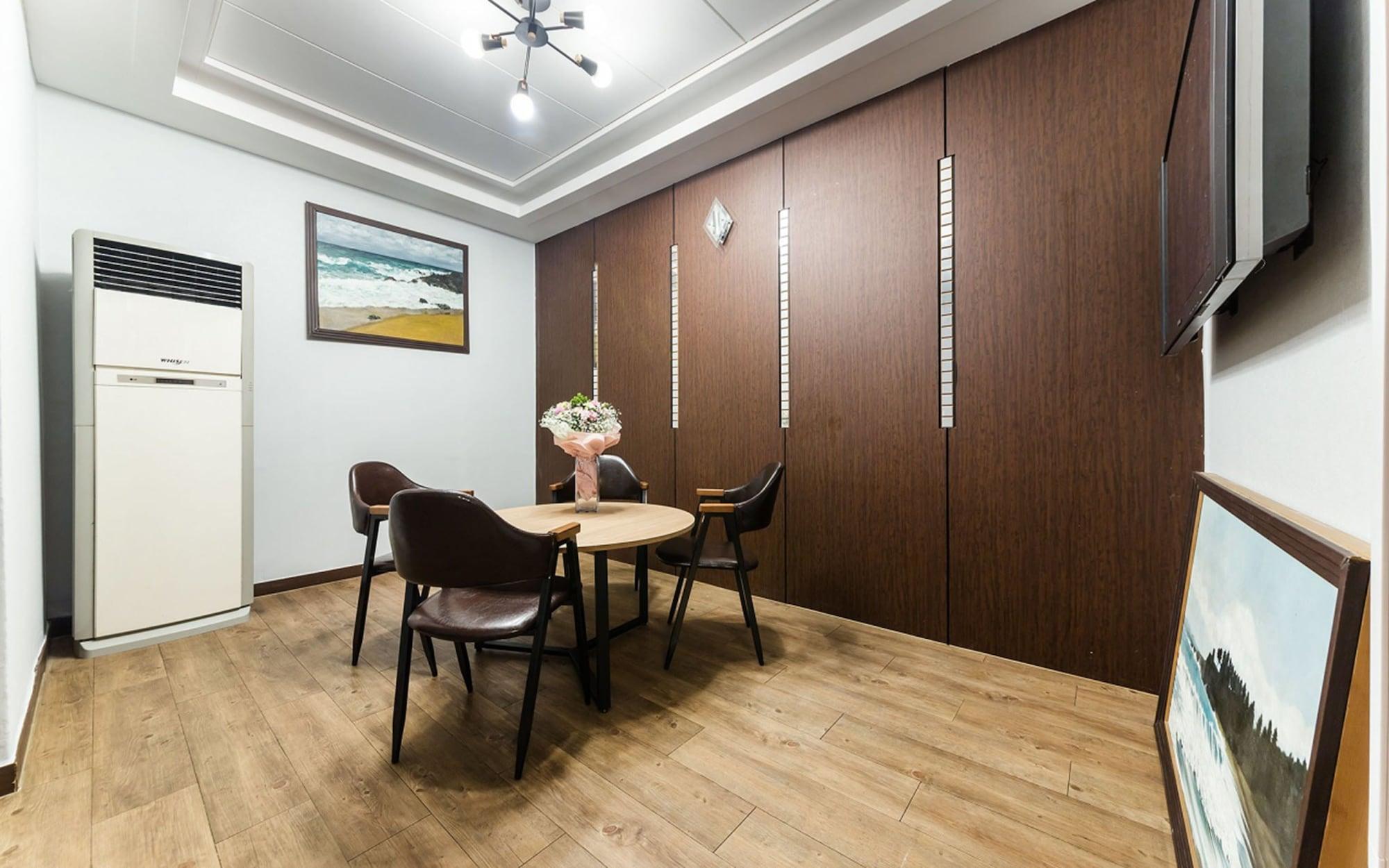 Фото Hotel No. 1