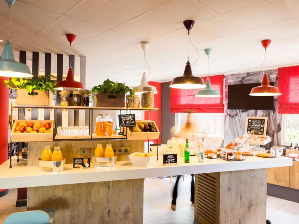 Фото Ibis Barcelona Castelldefels