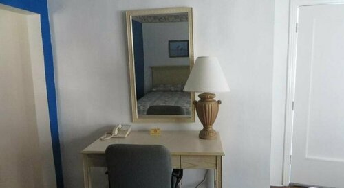 Гостиница Royal Palms Motel в Стюарте