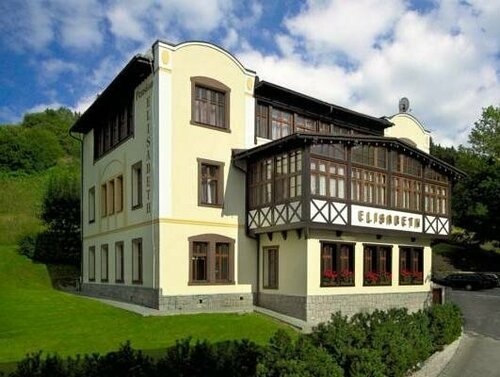 Гостиница Elisabeth Pension в Краловеградецком крае