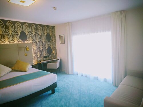 Гостиница Best Western Hotel Journel Saint-Laurent-du-Var в Сене-Лоране-дю-Варе