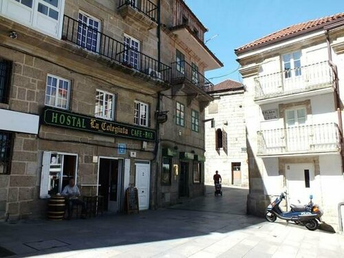 Гостиница Hostal La Colegiata в Виго