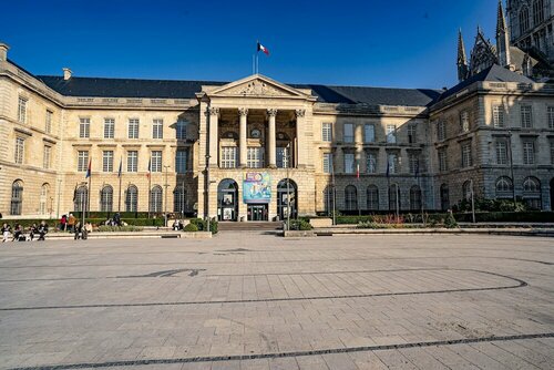 Гостиница Hotel De Quebec в Ле-Андели