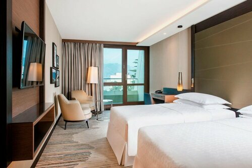 Гостиница Sheraton Grand Tbilisi Metechi Palace в Тбилиси