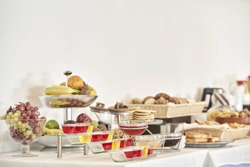 Гостиница Mediterranee в Патрах