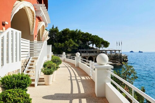 Гостиница Monte Carlo Beach в Монако