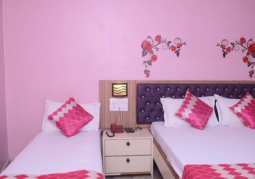 Гостиница Srk Hotel в Мумбаи