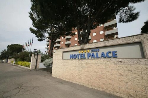 Гостиница Hotel Palace 2000 в Помеции