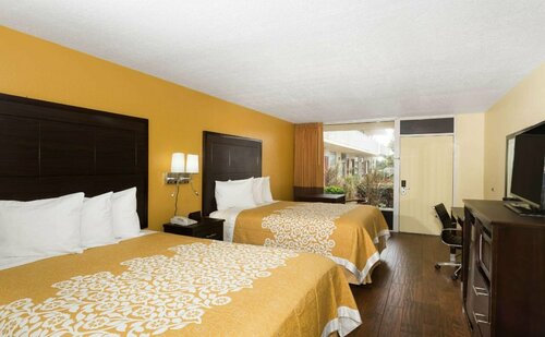 Гостиница Days Inn & Suites Port Richey в Спринг Хилл