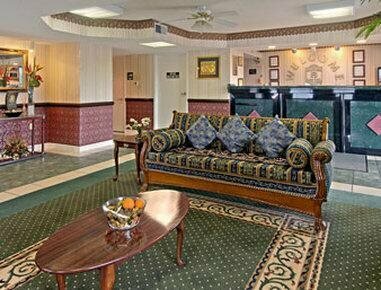 Гостиница Super 8 by Wyndham Mobile в Мобиле