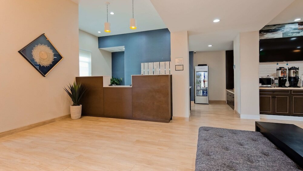 Фото Best Western Plus New Barstow Inn & Suites