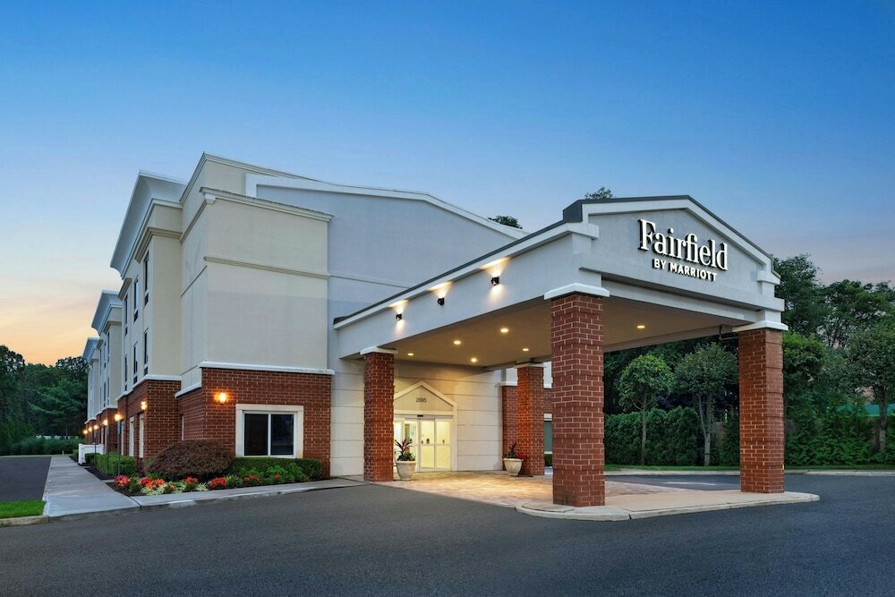 Фото Fairfield Inn by Marriott Medford Long Island