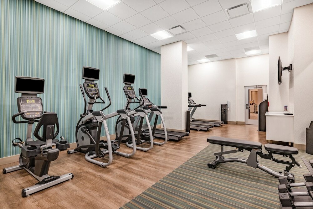 Фото Holiday Inn Express & Suites Lincoln Downtown
