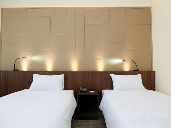Фото Louis Tavern Hotel