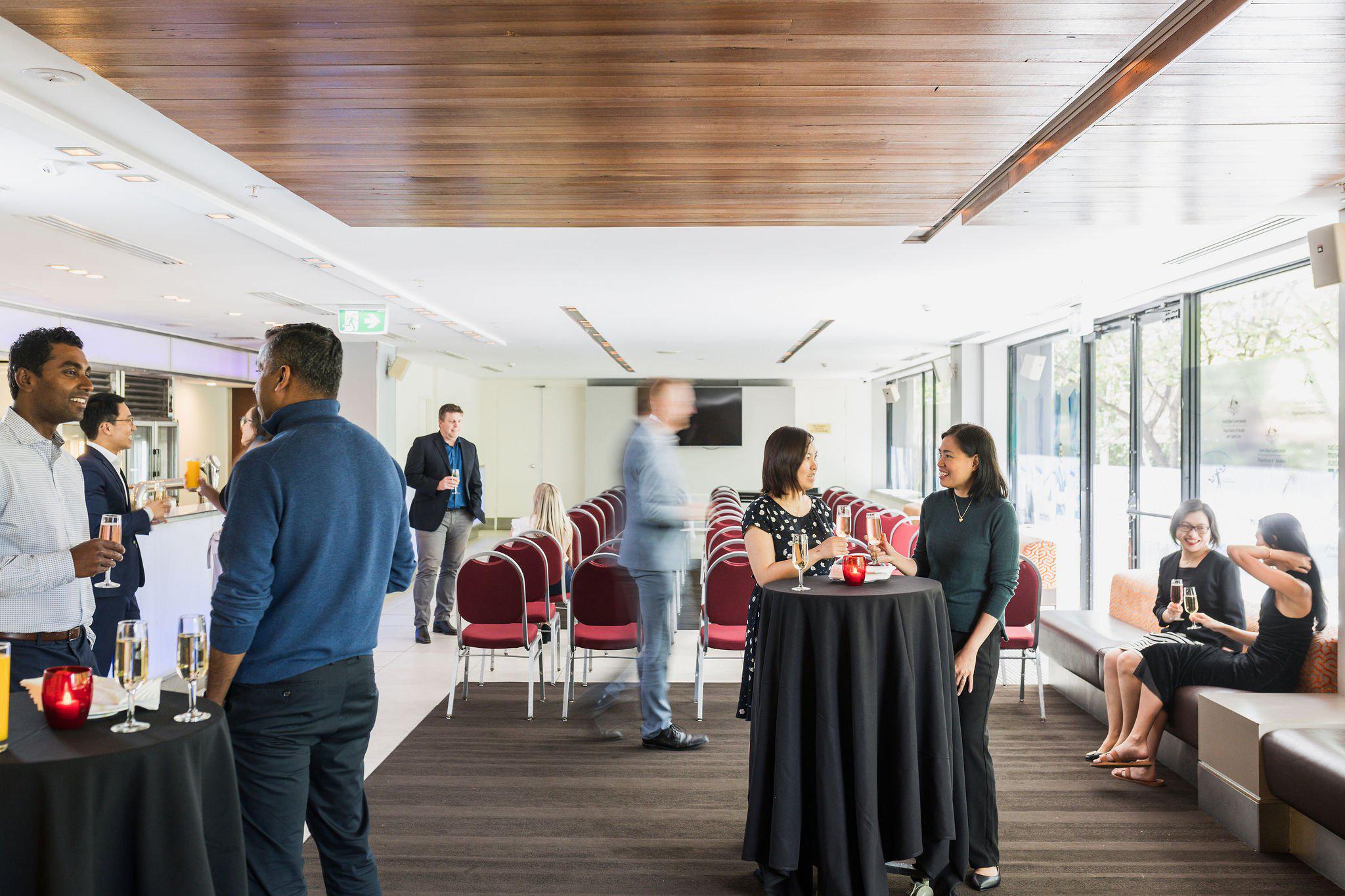 Фото Crowne Plaza Canberra