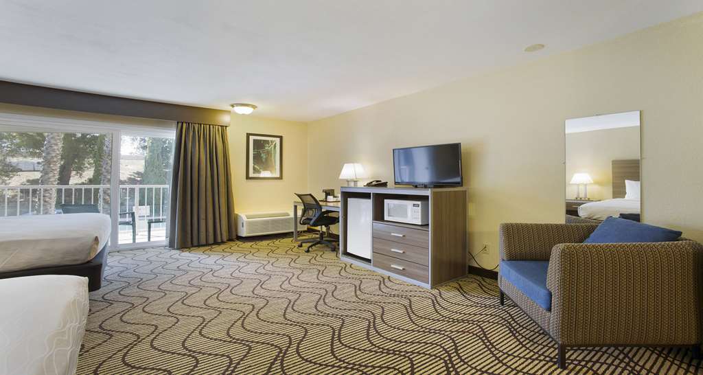 Фото SureStay Plus Hotel by Best Western Sacramento North